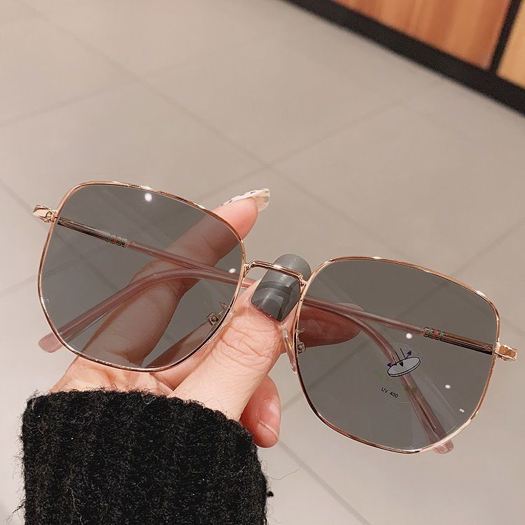 Color Changing Glasses Women's Myopia Can Be Equipped With Degrees