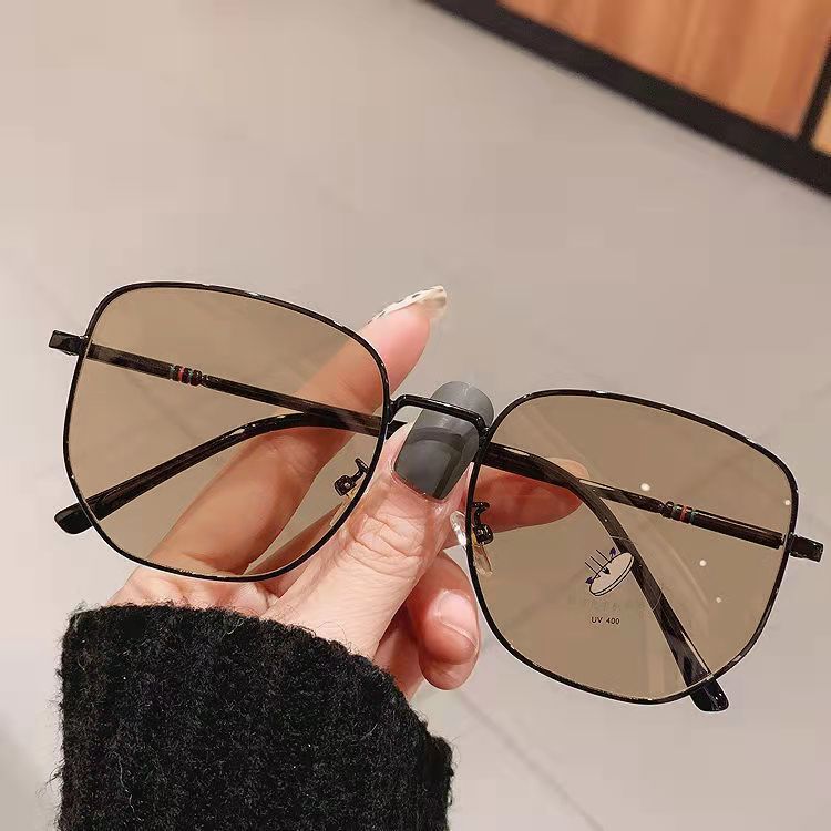 Color Changing Glasses Women's Myopia Can Be Equipped With Degrees